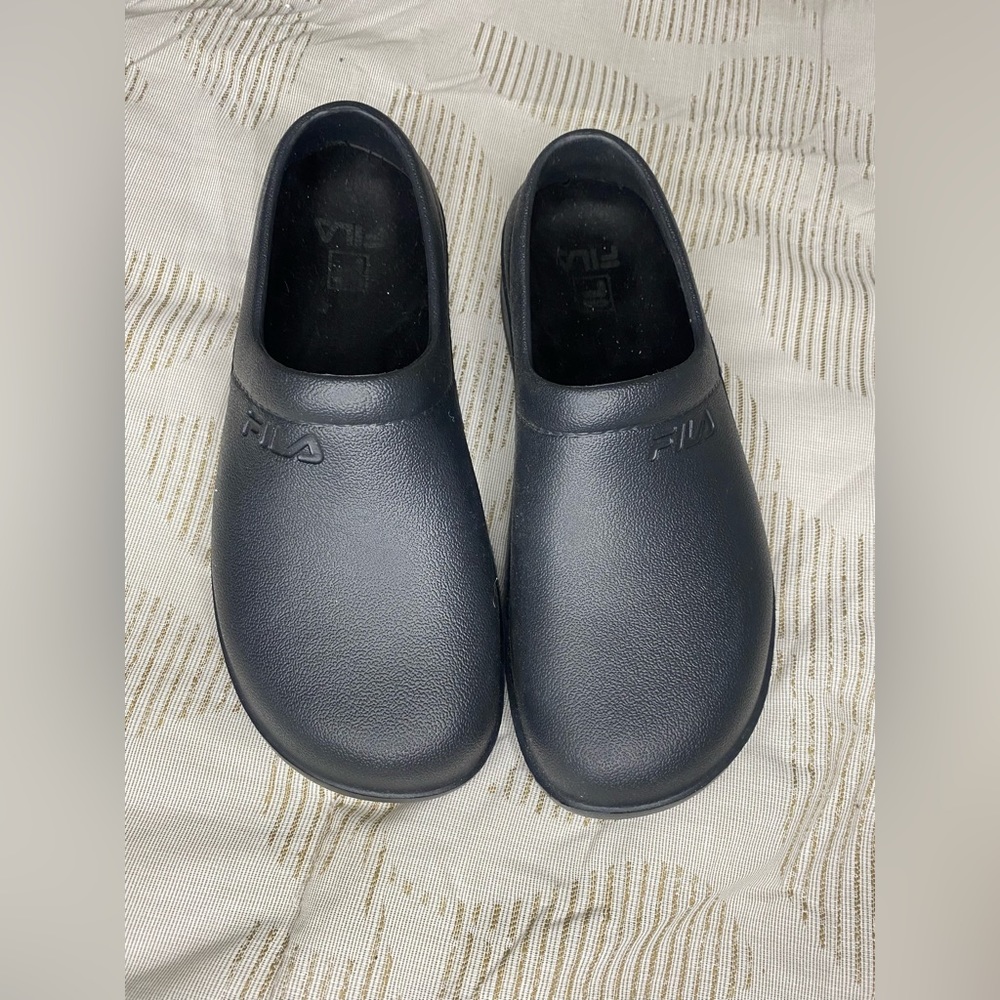 Fila rubber clogs size 6 W